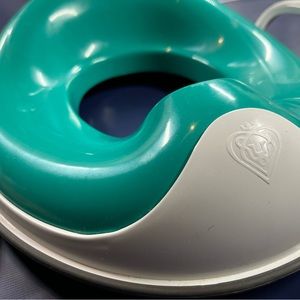 Toilet seat trainer for toddlers